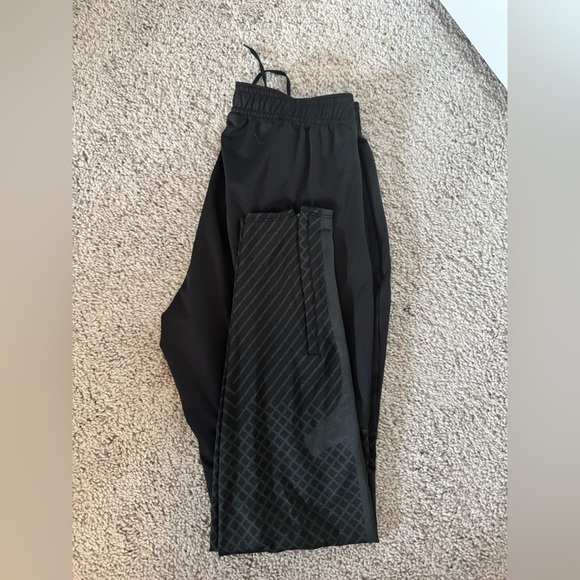 Nike Dri-Fit Sweatpants - Picture 7 of 7